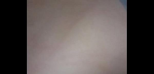 Dando o cuzinho e gozando